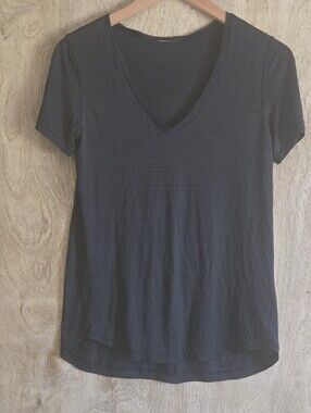 Lululemon Love V-neck Tee